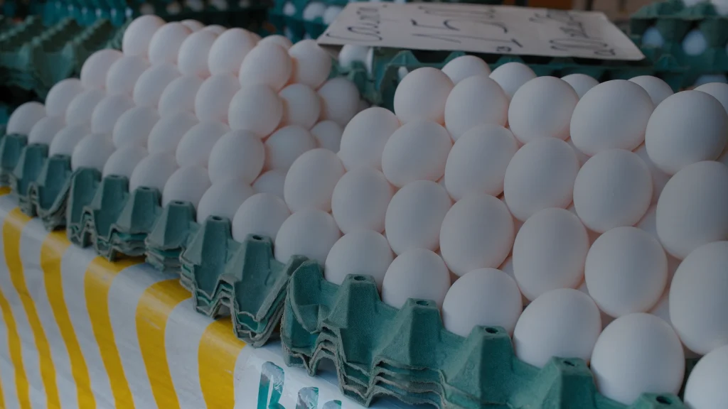 Protéine dans un œuf : 6 à 7 g, blanc, jaune et cuisson